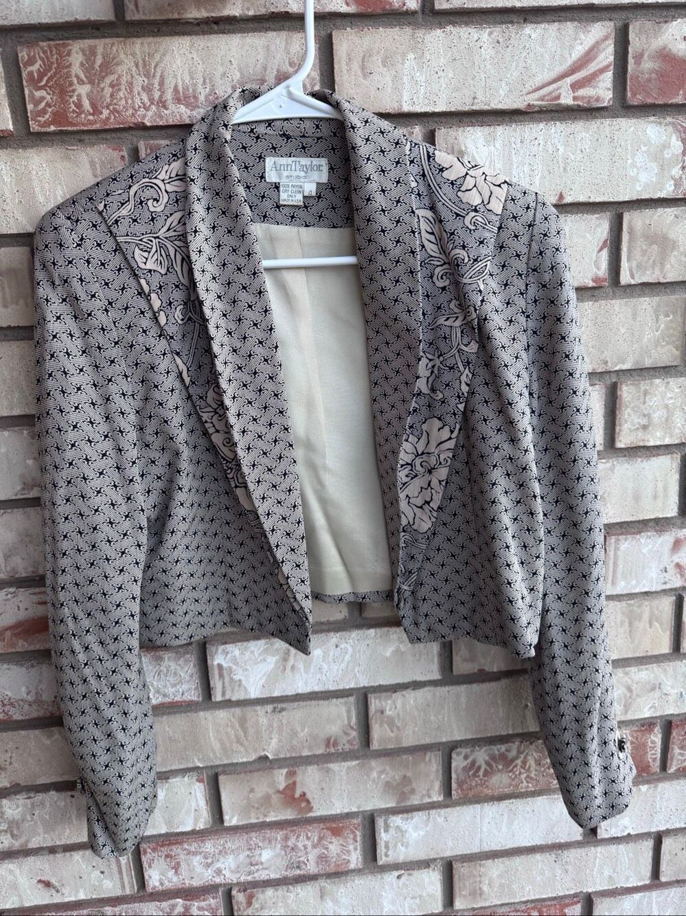 Ann Taylor 90s vintage S cropped bolero blazer contrasting leaf lapel open jacke